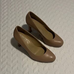 Naturalizer Nude Round-Toe Mid-Heel Pumps